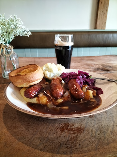 The Original Ball Inn - Cafe Restaurant Bar